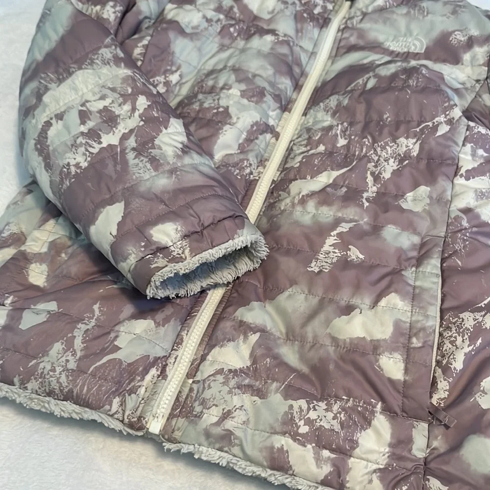 The North Face reversable mossbud swirl jacket